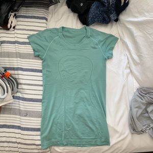 Blue lululemon t shirt size 4